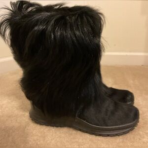 Oscar Black Fur Boots 2” Heel with Sherpa Lining Women’s Eu 40 or US 9.5